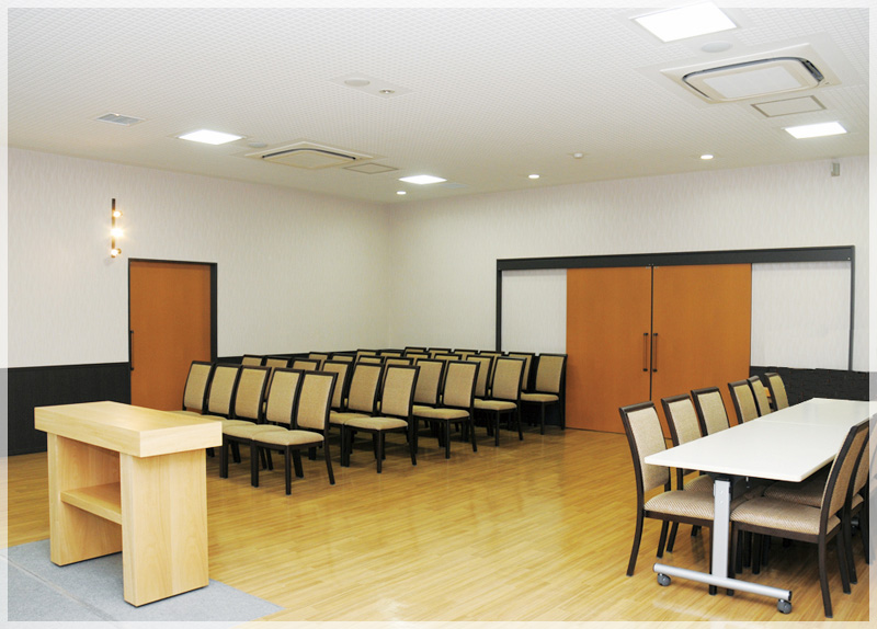 典礼会館1F【式場】家族葬向けの式場です 典礼会館1F【式場】家族葬向けの式場です