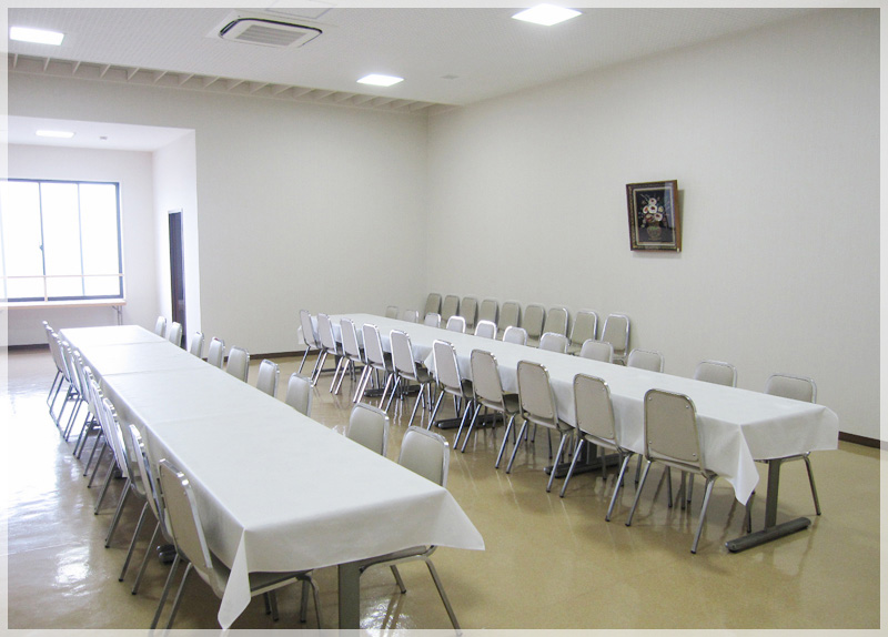 典礼会館2F【控室】ゆったりとした参列者控え室となっております 典礼会館2F【控室】ゆったりとした参列者控え室となっております