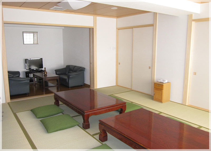 典礼会館3F【親族控室】葬儀前や葬儀後にゆっくりおくつろぎいただける親族様の控え室となっております 典礼会館3F【親族控室】葬儀前や葬儀後にゆっくりおくつろぎいただける親族様の控え室となっております